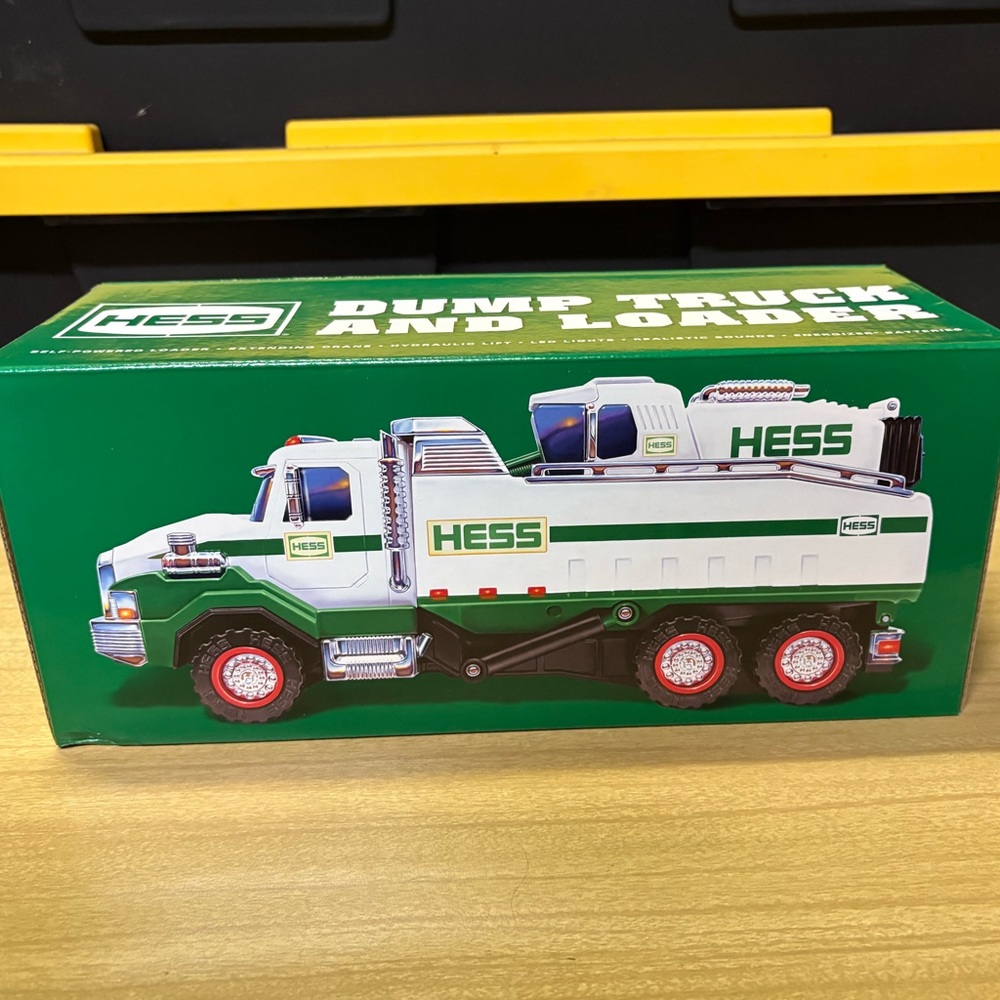 Hess Dump Truck and Loader 2017